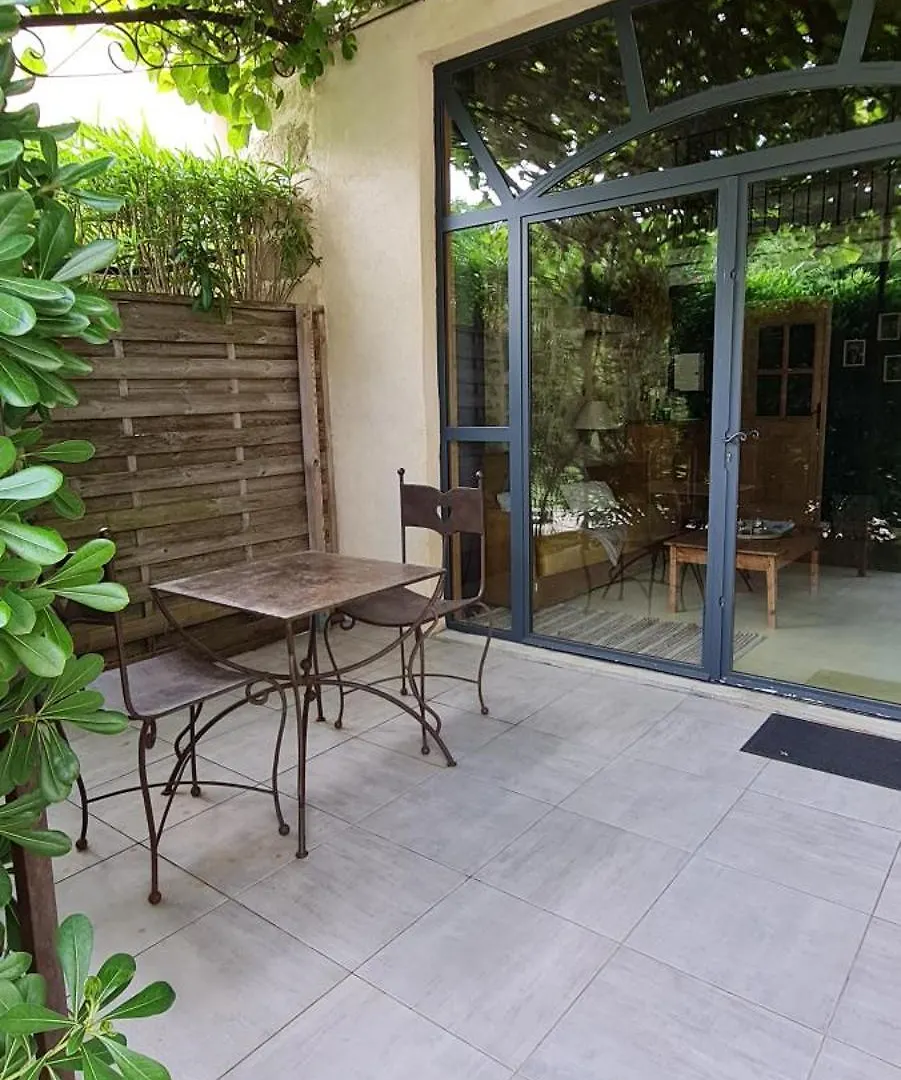 Guest house Le Mas De La Dame Jeanne Grillon